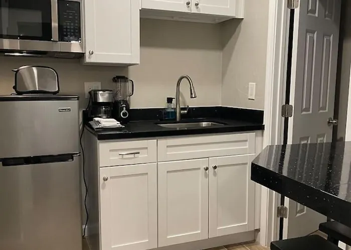 Midtown Unit C Backyard Apartment *